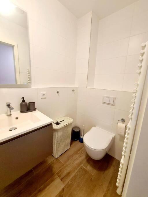 Apartment 1 Bedroom With Parking-cd6